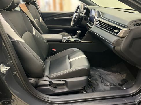Used 2025 Toyota Camry SE FWD image 26