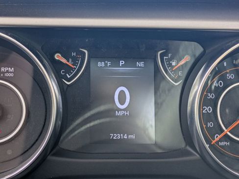 Used 2020 Jeep Wrangler Sport image 8