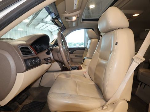 Used 2013 Chevrolet Tahoe LTZ AWD/4WD image 14