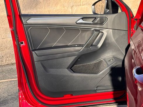 Used 2024 Volkswagen Tiguan SE R-Line image 16