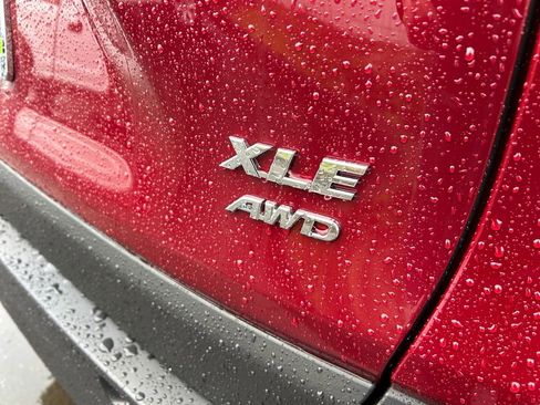 New 2025 Toyota RAV4 XLE image 31