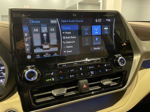 Used 2022 Toyota Highlander Platinum image 26