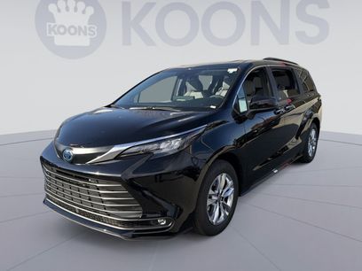 New 2025 Toyota Sienna XLE