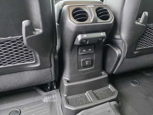 New 2026 Jeep Wrangler Unlimited Sahara AWD/4WD image 19
