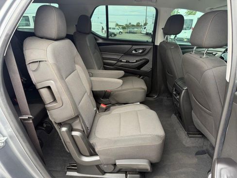 Used 2020 Chevrolet Traverse LT FWD image 38