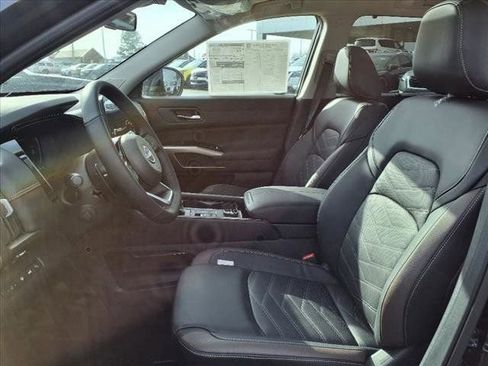 New 2025 Nissan Pathfinder Platinum w/ Cargo Package image 27