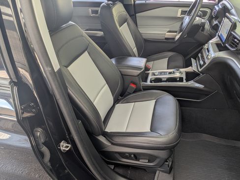 Used 2023 Ford Explorer XLT w/ Equipment Group 202A AWD/4WD image 22