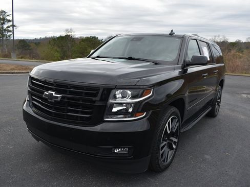 Used 2020 Chevrolet Suburban Premier image 2