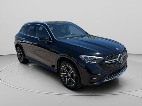 Used 2026 Mercedes-Benz GLC 300 4MATIC image 7