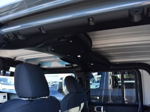 New 2026 Jeep Gladiator Sport image 28