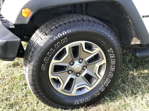 Used 2011 Jeep Wrangler Sport image 2