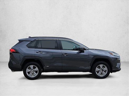 Used 2025 Toyota RAV4 LE AWD/4WD image 4