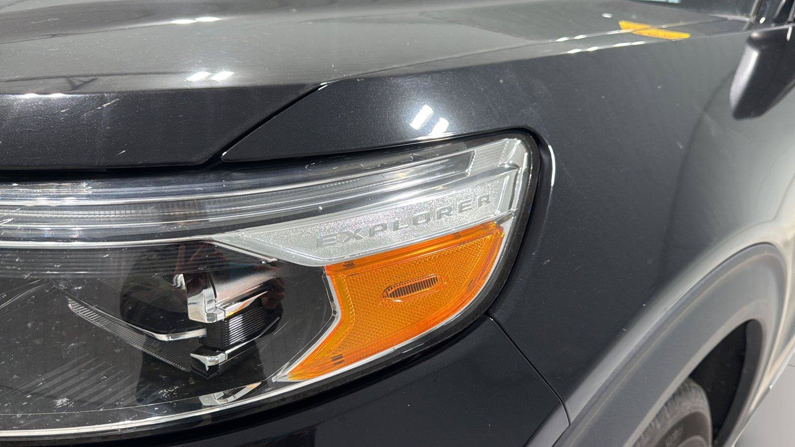 Used 2023 Ford Explorer XLT AWD/4WD image 30