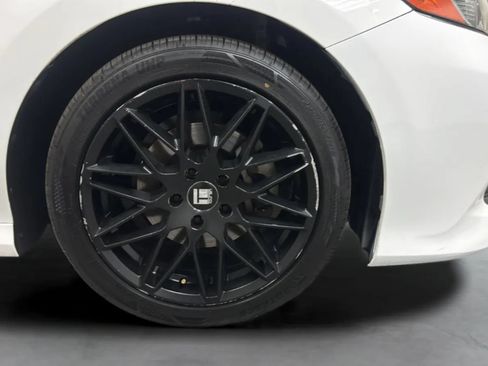 Used 2018 Toyota Camry LE FWD image 24