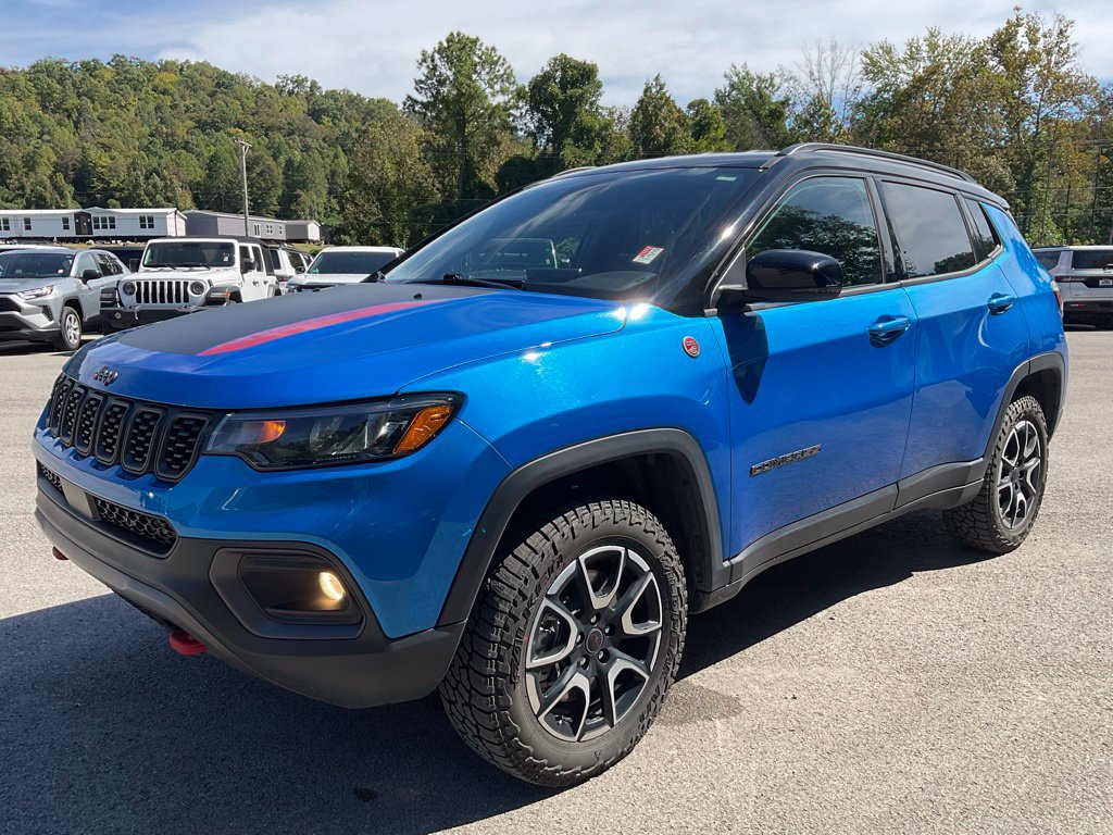 Used 2026 Jeep Compass Trailhawk AWD/4WD image 3