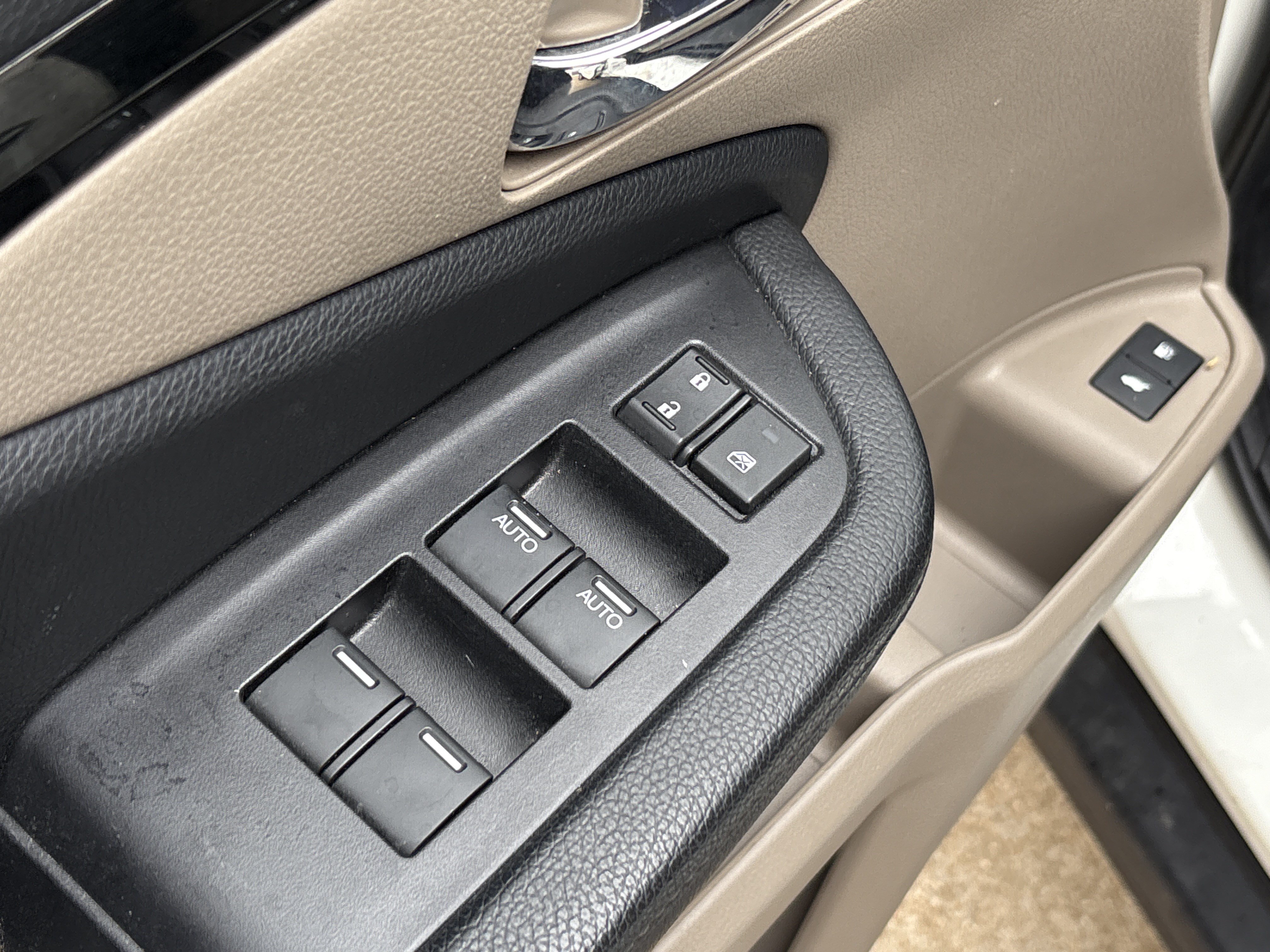 Used 2017 Honda Pilot Elite image 15