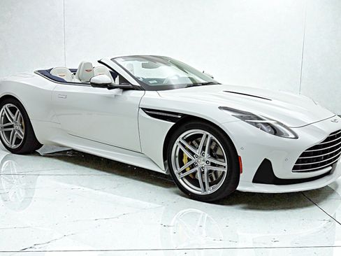 Used 2026 Aston Martin DB12 Convertible RWD image 22