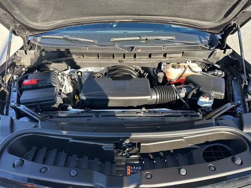 Used 2024 Cadillac Escalade ESV Premium Luxury Platinum image 38