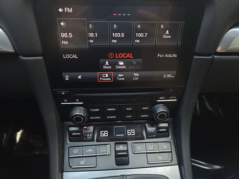 Used 2019 Porsche 718 Boxster RWD image 18