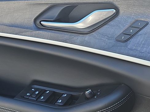 New 2025 Jeep Grand Cherokee L Limited w/ Trailer Tow Package image 29