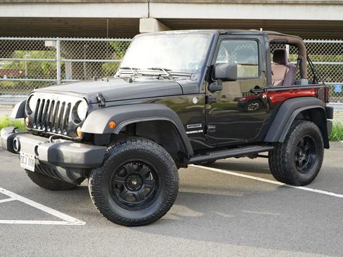 Used 2013 Jeep Wrangler Sport image 3