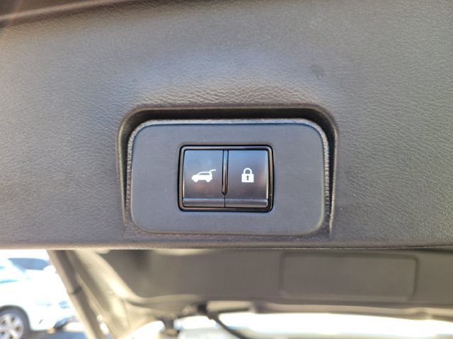 Used 2023 Nissan Rogue SV w/ SV Premium B Package FWD image 10