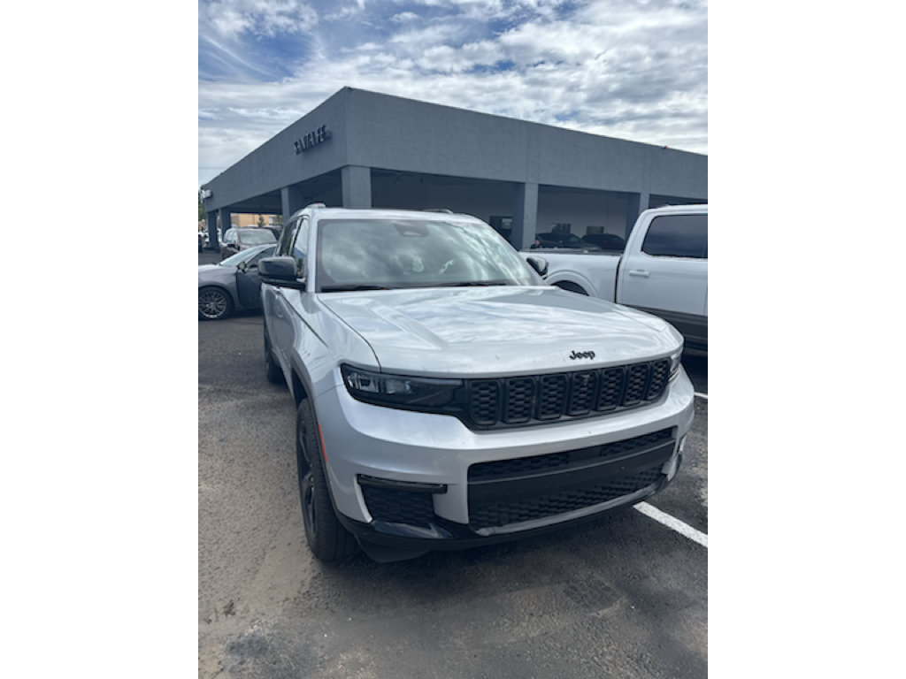 Used 2025 Jeep Grand Cherokee L Limited w/ Luxury Tech Group II AWD/4WD image 31