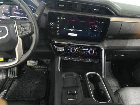 Used 2024 GMC Sierra 2500 Denali w/ Denali Reserve Package AWD/4WD image 12