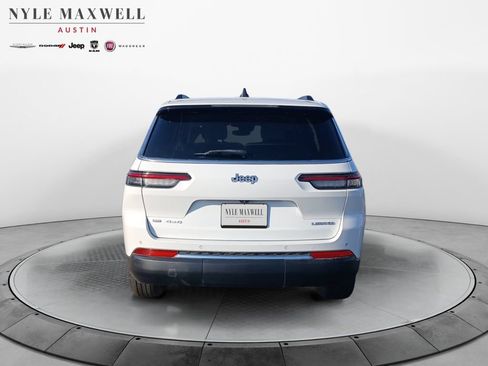 Used 2022 Jeep Grand Cherokee L Limited w/ Trailer Tow Group (B) AWD/4WD image 15