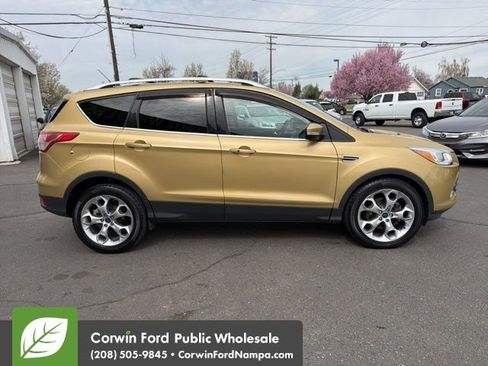Used 2015 Ford Escape Titanium w/ Canadian Touring Package AWD/4WD image 4