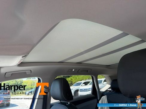 Used 2023 Volkswagen Taos SE w/ Panoramic Sunroof Package FWD image 20