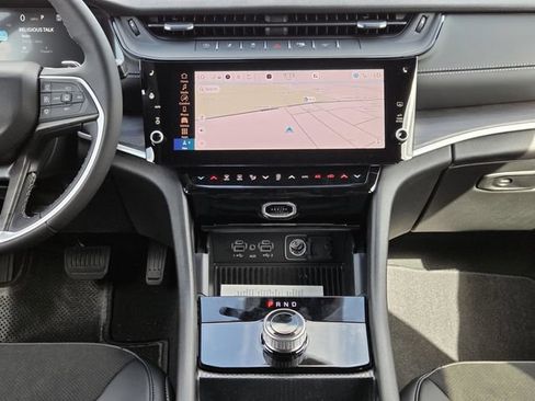 New 2026 Jeep Grand Cherokee L 2WD image 13