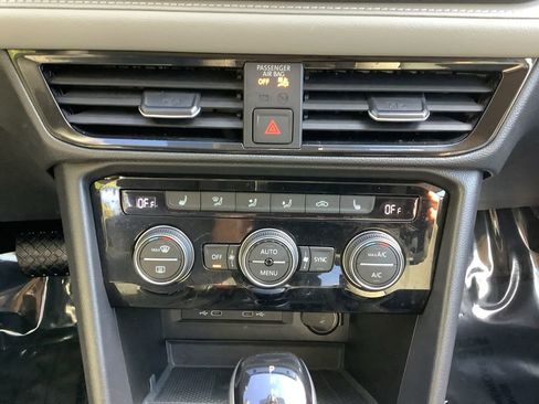 Used 2024 Volkswagen Taos SE image 22