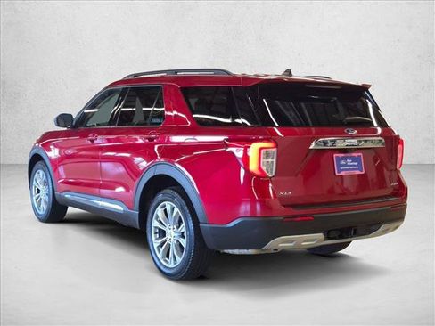 Certified 2023 Ford Explorer XLT w/ Equipment Group 202A AWD/4WD image 7