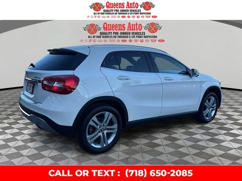 Used 2018 Mercedes-Benz GLA 250 4MATIC w/ Premium Package image 7