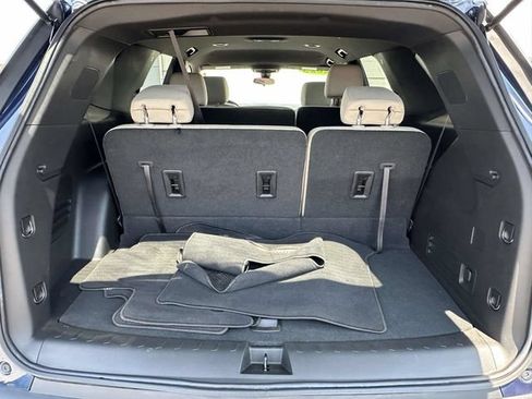 Used 2023 Chevrolet Traverse LS FWD image 22