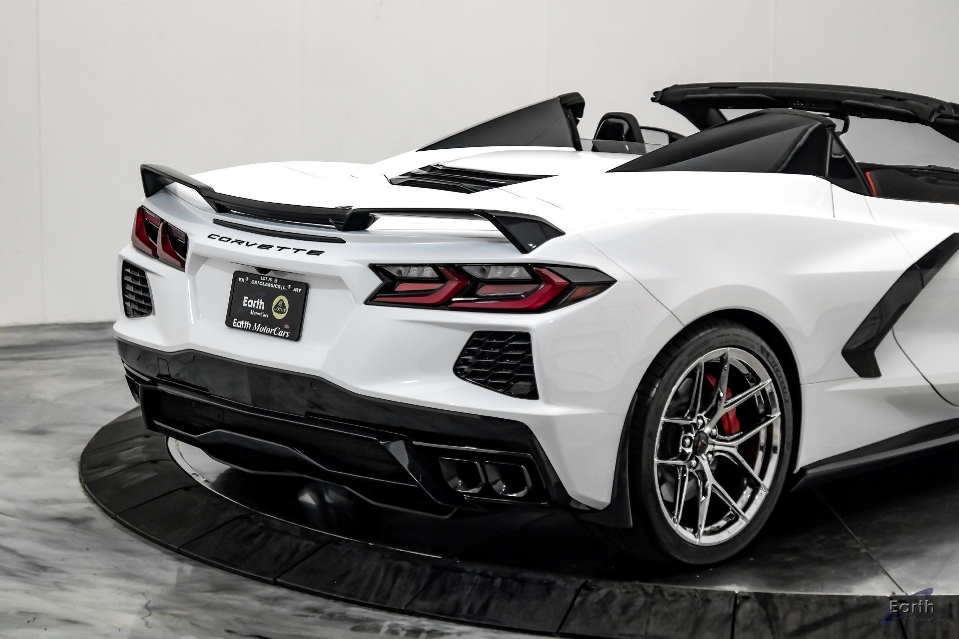 Used 2024 Chevrolet Corvette Stingray Premium Conv w/ Z51 Performance Package RWD image 23