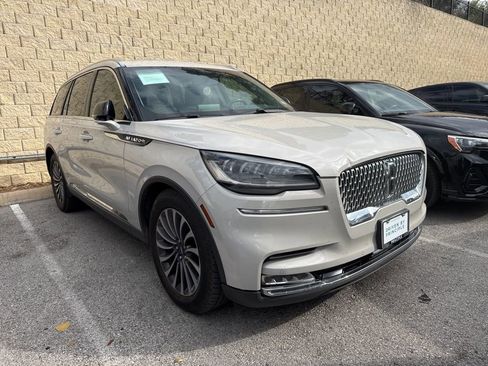 Used 2020 Lincoln Aviator Reserve image 2