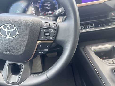 Certified 2023 Toyota Crown AWD/4WD image 24