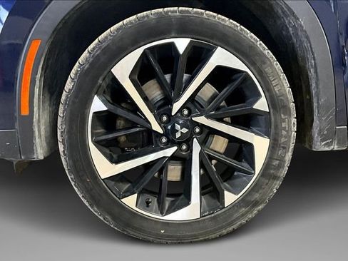 Used 2022 Mitsubishi Outlander SE image 9