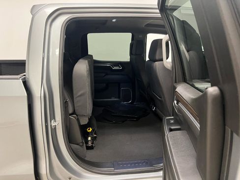 Used 2025 Chevrolet Silverado 1500 LT image 29