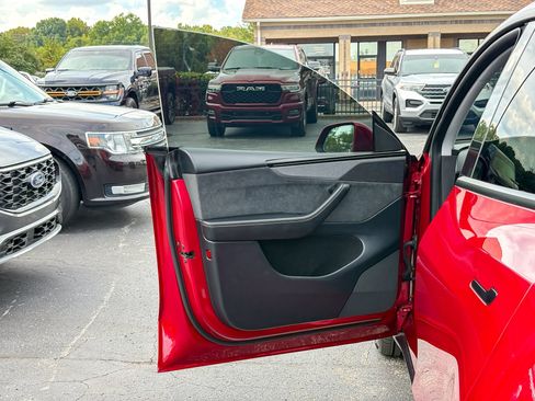 Used 2026 Tesla Model Y Long Range AWD/4WD image 17
