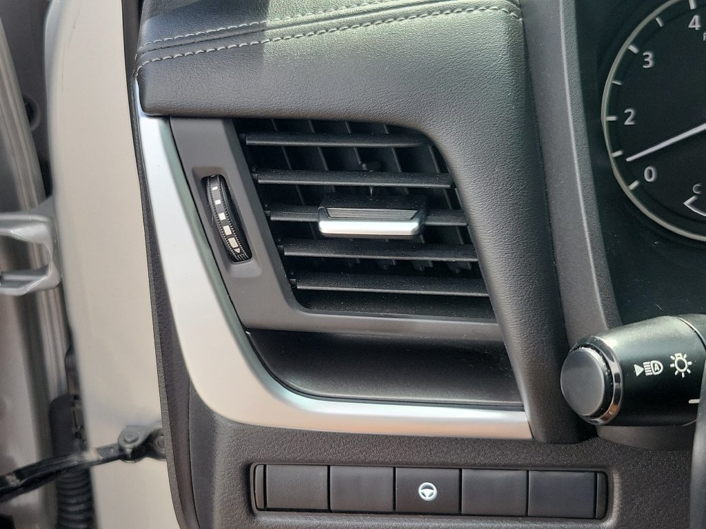 Certified 2025 Nissan Rogue SV FWD image 31