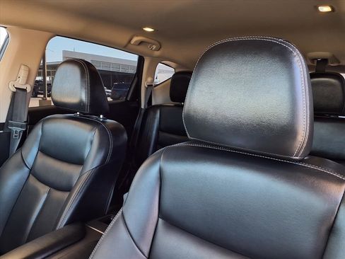 Used 2024 Nissan Murano SV w/ SV Midnight Edition Package image 17