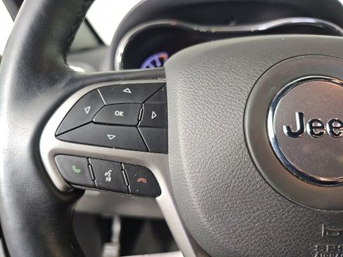 Certified 2022 Jeep Grand Cherokee Laredo E w/ Security & Convenience Group image 14