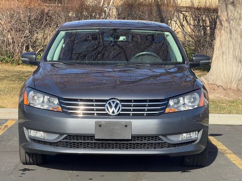 Used 2014 Volkswagen Passat 1.8T SEL Premium image 2