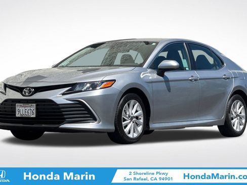Used 2021 Toyota Camry LE FWD image 9