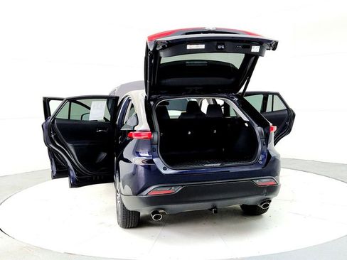 Certified 2023 Toyota Venza LE AWD/4WD image 11