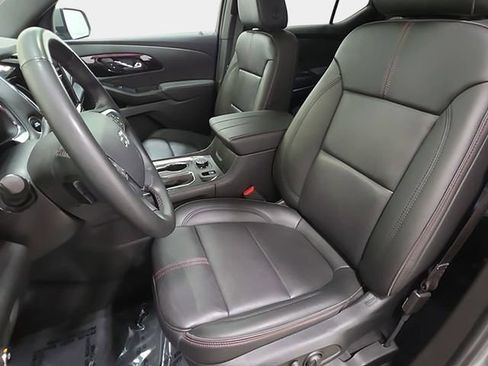 Used 2023 Chevrolet Traverse RS AWD/4WD image 14