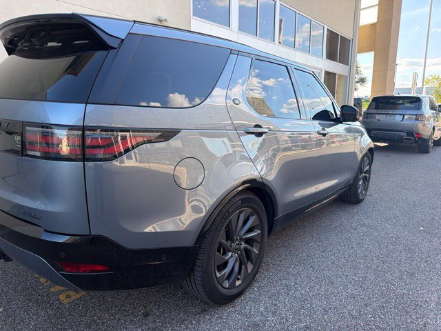 Used 2023 Land Rover Discovery S R-Dynamic AWD/4WD image 3
